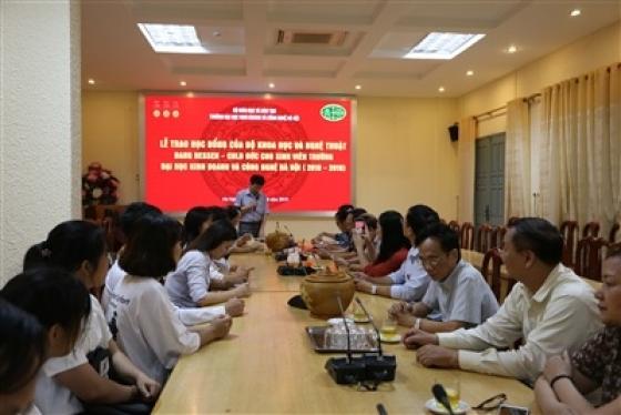 1 1 Le Trao Hoc Bong Hessen   Chlb Duc Tai Truong Dai Hoc Kinh Doanh Va Cong Nghe Ha Noi