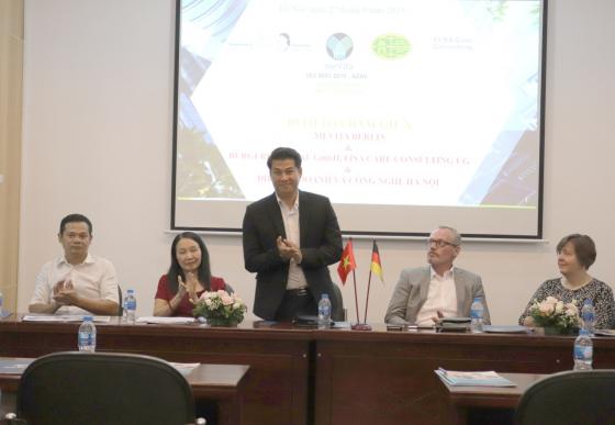 1 2 Toa Dam Ve Co Hoi Du Hoc Lam Viec Va Dinh Cu Tai Chlb Duc