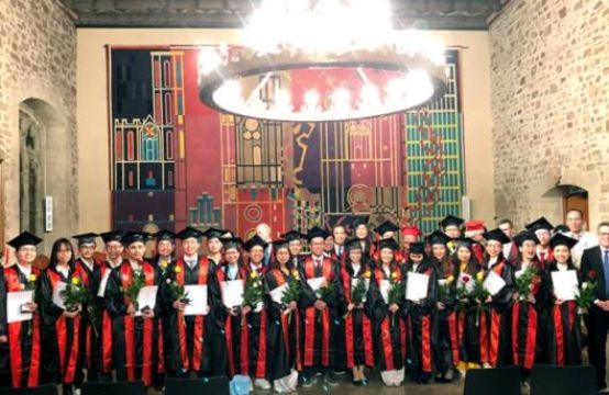 Lần đầu tiên Bác sĩ y khoa Việt Nam nhận bằng tốt nghiệp tại Đức